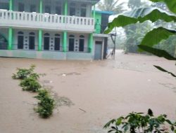 Banjir Melanda Daerah Cibatu Garut, Sungai Cipacing Meluap