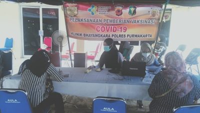 Polres Purwakarta Vaksinasi Seluruh Keluarga Anggota dan Purwnawirawan Polri di Kabupaten Purwakarta