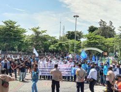 Di Momen Hari Anti Korupsi, Ratusan Massa Dari 16 LSM Sukabumi Soroti Transparansi Penggunaan Anggaran