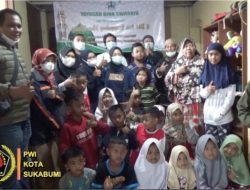 Bersama Dengan IKWI, PWI Kota Sukabumi Santuni Anak Yatim