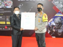 Kapolrestabes Semarang Terima Penghargaan Dari Lemkapi