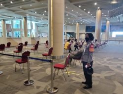 Sambut Kedatangan PPLN Dari Singapura, Kapolsek Udara Siapkan Personil Pam Terminal International Bandara Ngurah Rai