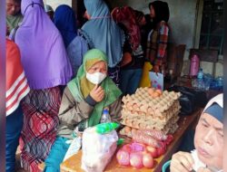 498 Keluarga Penerima Manfaat di Desa Neglasari Terima Pencairan Dana BPNT