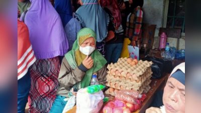 498 Keluarga Penerima Manfaat di Desa Neglasari Terima Pencairan Dana BPNT