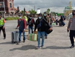Polsek Benoa Kawal PPLN Pekerja Migran Indonesia Yang Baru Turun Dari Kapal Berbendera Asing