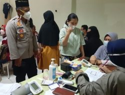 Selama Ramadhan, Polres Purwakarta Terus Maksimalkan Pelayanan Vaksinasi Malam Di Mesjid