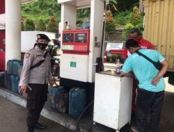Petugas Kepolisian Kawal Ketersediaan BBM di Kota Banjar