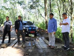 Wabup Garut Monitoring Pembangunan Jalan di Kecamatan Cisompet