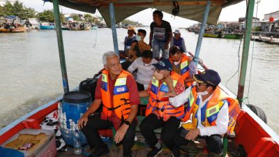 Gubenur Ganjar Kembali Cek Tanggul Laut Jebol di Pelabuhan Tanjung Emas