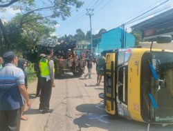 Kurang Konsentrasi, Dua Unit Kendaraan Terlibat Kecelakaan Di Sukabumi