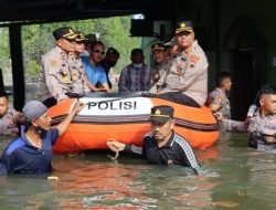 Kapolres Demak Kunjungi Lokasi Banjir Rob, Siapkan Bantuan Bagi Korban Banjir