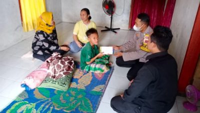 Tali Asih Peserta Paska Sunatan Masal di Hari Bhayangkara ke 76 dari Pemerintahan Desa Waringinsari