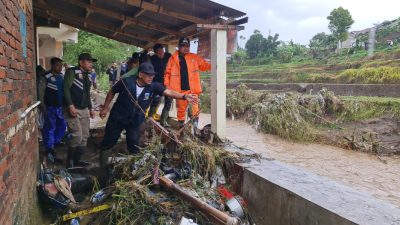 Bupati dan Wabup Garut Terjun Langsung Cek Kondisi Lokasi Banjir di Daerah Perkotaan Garut