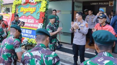 Terkejut, Personil TNI AD Datangi Mapolres Purwakarta