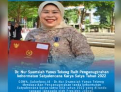 Dr.Nur Syamsiah Yunus Tekeng Raih Penganugerahan Kehormatan Satyalencana Karya Satya 2022