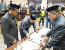 Bupati H. Iksan Iskandar Hadiri Rapat Paripurna TK 1, Agenda Penyerahan Ranperda APBD Kabupaten Jeneponto