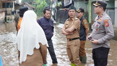 Bupati Bandung Tinjau Lokasi Banjir Andir Kecamatan Baleendah