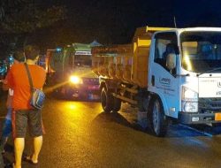 Kendaraan Pembuang Sampah Kab.Purwakarta Dihentikan Warga, Benarkah Sampah Dari Wilayah Purwakarta ??,,,!!!