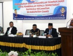 Sekda Kab.Ciamis Hadiri Pengukuhan Kepala Sekretariat Panwaslu Kecamatan