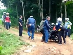 Ngeri,,,!!! Warga Harus Melalui Jalan Ekstrim Menuju Desa Parung Banteng