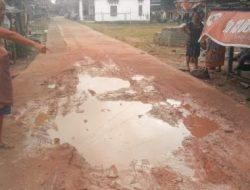 Jalan Rusak Parah di Desa Rawang Besar, Warga Keluhkan Tak Kunjung Diperbaiki