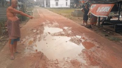 Jalan Rusak Parah di Desa Rawang Besar, Warga Keluhkan Tak Kunjung Diperbaiki