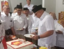Syukuran HUT ke-15 Partai Gerindra, DPC Kabupaten Sukabumi Potong Nasi Tumpeng hingga Bahas Isu Politik 2024