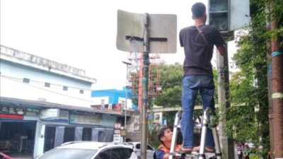 Empat Traffic Light di Perempatan Degung Kota Sukabumi Tak Berfungsi