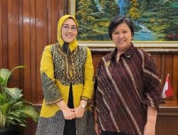 Ambu Anne Kunjungi Kediaman Wakil Ketua MPR Bahas Pendidikan dan Batik Indonesia