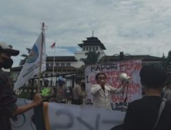 Gelar Aksi Refleksi Pendidikan, PII Jabar Tuntut Gubernur Copot jabatan Dedi Sopandi sebagai Kepala Dinas Pendidikan Jawa Barat