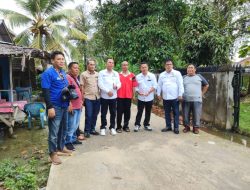 Komisi Ill DPRD OI Sukarni Turun Kelapangan, Kroscek Proyek  Jalan Di Desa Tanjung Raja Selatan