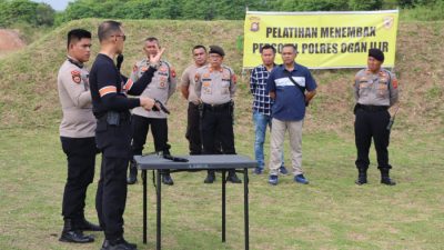 Kapolres Ogan Ilir Pimpin Pelaksanaan Pelatihan Menembak  Bagi Personil