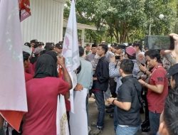 Gelar Aksi Demo Di Depan  Gedung DPRD Kabupaten Sukabumi, LSM Baladhika Adhyaksa Nusantara Juga Sampaikan 9 Tuntutan
