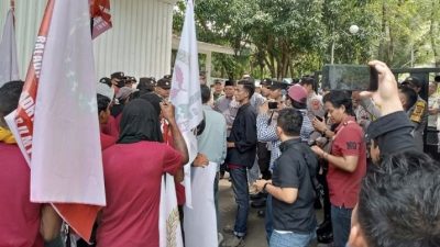 Gelar Aksi Demo Di Depan  Gedung DPRD Kabupaten Sukabumi, LSM Baladhika Adhyaksa Nusantara Juga Sampaikan 9 Tuntutan