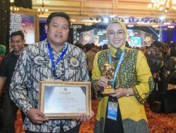 Pemkab Purwakarta Raih Universal Health Coverage Award