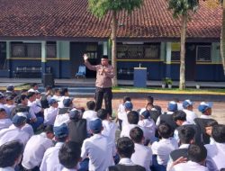 Cegah Kenakalan Remaja, Polsek Baros Gelar Binluh di Sekolah