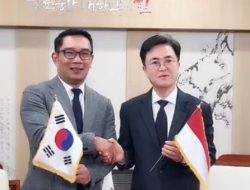 Merasa Terharu! Ridwan Kamil Disambut Meriah di Kantor Gubernur Cheongnam Korea