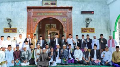 Bupati Panca Wijaya Akbar melaksanakan Sholat Idul Adha 1444H di Masjid Walimah Tanjung Batu