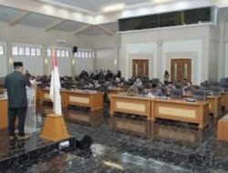 Rapurna DPRD Kabupaten Sukabumi Agenda Jawaban Bupati Terhadap Pandangan Fraksi