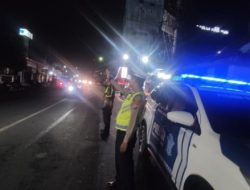 Jaga Sitkamtibmas Aman Dan Kondusif Kota Sibolga, Satuan Lalu Lintas Polres Sibolga Laksanakan Blue Light Patrol