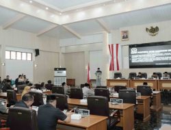 VIDEO: Paripurna ke-27 DPRD Kab. Sukabumi, Bahas Penyampaian Fraksi DPRD atas Raperda Tentang APBD TA 2023