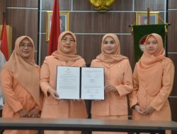 Serah Terima Jabatan Ketua DWP Yanti Lestari Andang Tjahjandi